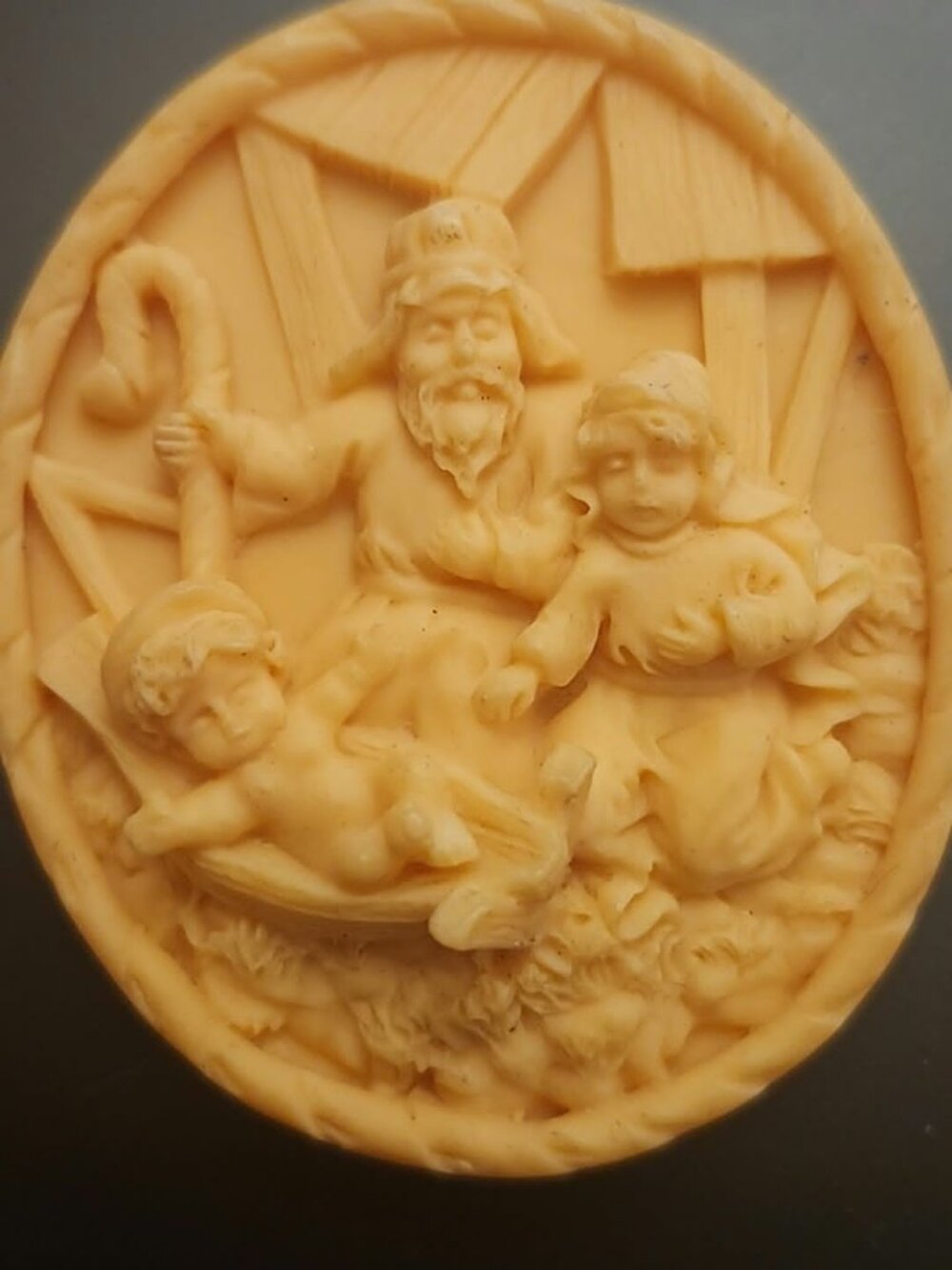 Ivory Tone Nativity Scene Brooch Mary Joseph Baby Jesus Christmas Pin